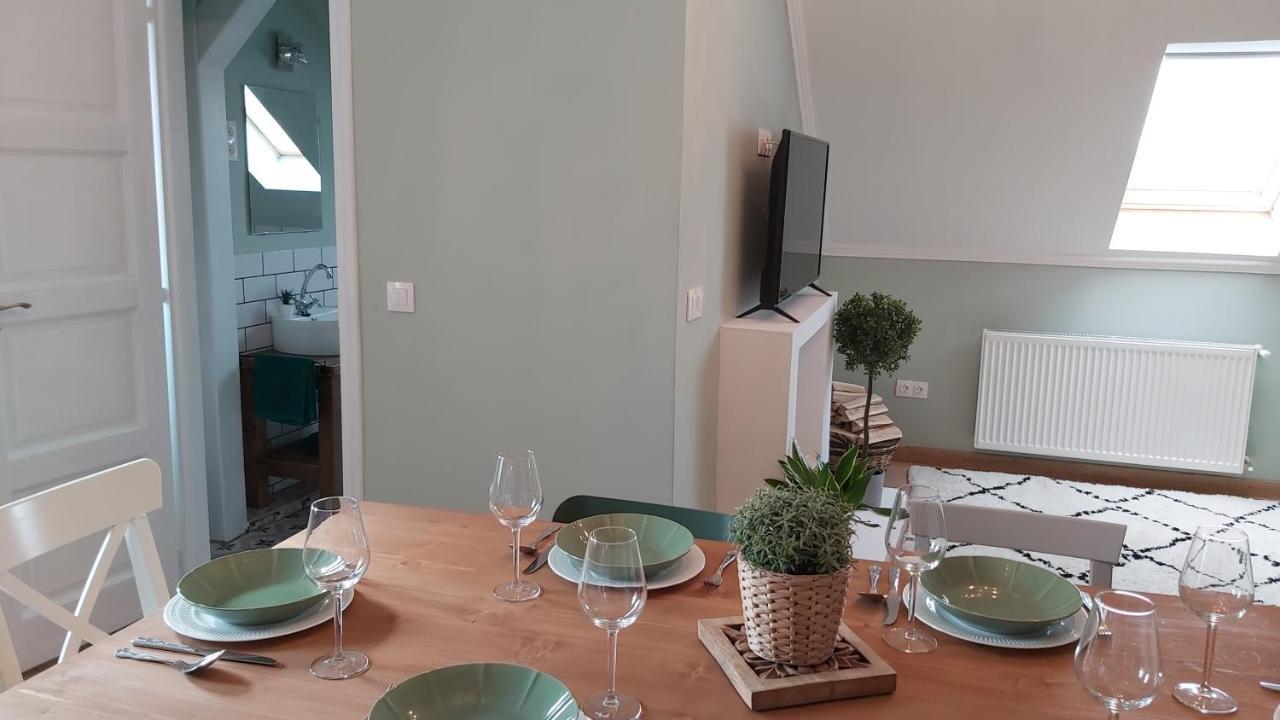 A Zoldbiciklis Haz Apartment Egerszalok Ngoại thất bức ảnh